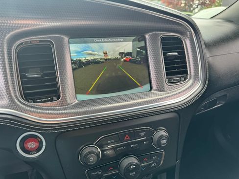 Used 2019 Dodge Charger SRT Hellcat w/ Navigation & Travel Group RWD image 18