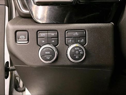 Used 2024 GMC Sierra 3500 SLE w/ SLE Convenience Package image 35