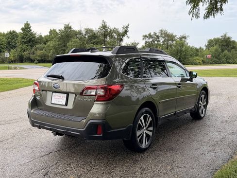 Used 2018 Subaru Outback 2.5i Limited AWD/4WD image 5