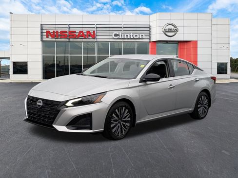 New 2025 Nissan Altima 2.5 SV image 6