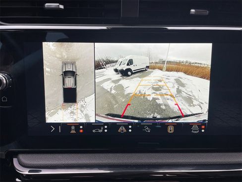 Used 2025 GMC Sierra 2500 AT4 w/ AT4 Premium Plus Package image 11