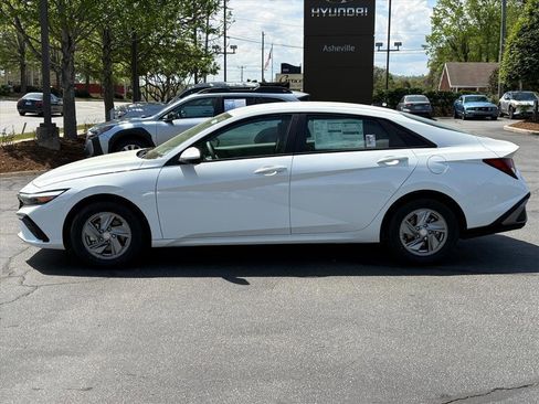 New 2026 Hyundai Elantra SE w/ Cargo Package FWD image 47