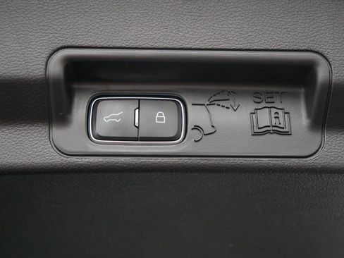 Used 2021 Ford Explorer XLT w/ Equipment Group 202A image 22