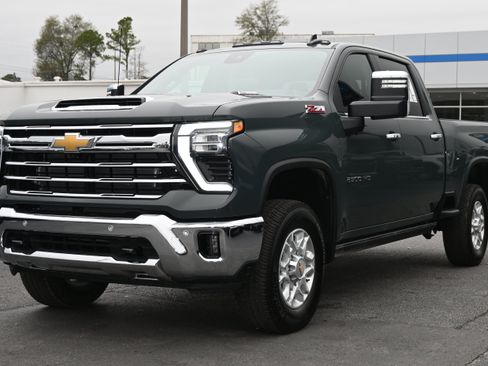 New 2026 Chevrolet Silverado 2500 LTZ w/ LTZ Premium Package AWD/4WD image 5