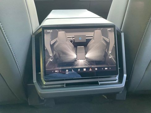 Used 2025 Tesla Cybertruck AWD Crew Cab image 35