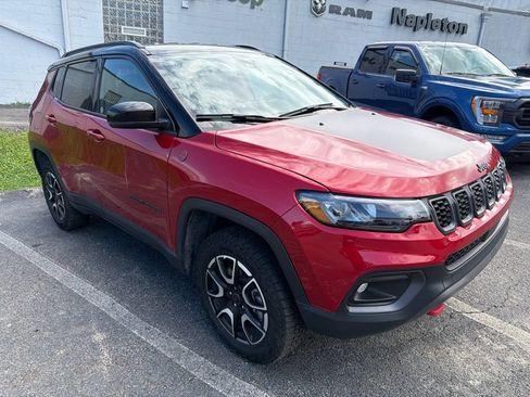 Certified 2025 Jeep Compass Trailhawk AWD/4WD image 13