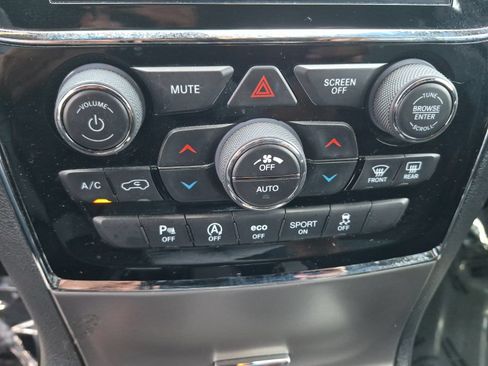 Used 2019 Jeep Grand Cherokee Altitude RWD image 18
