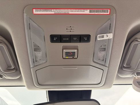Used 2022 Toyota RAV4 XLE AWD/4WD image 22