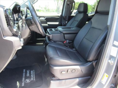 Used 2024 GMC Sierra 1500 SLT RWD image 17