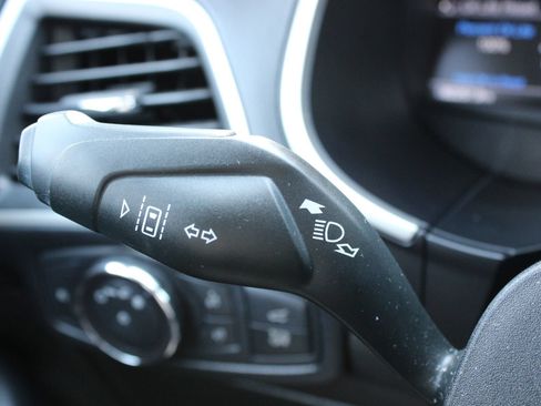 Used 2019 Ford Edge SEL w/ Equipment Group 201A FWD image 29