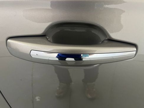 Used 2017 Lincoln MKX Reserve w/ Lincoln MKX Climate Package image 50