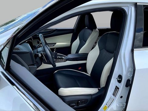 Used 2024 Lexus NX 250 FWD image 9
