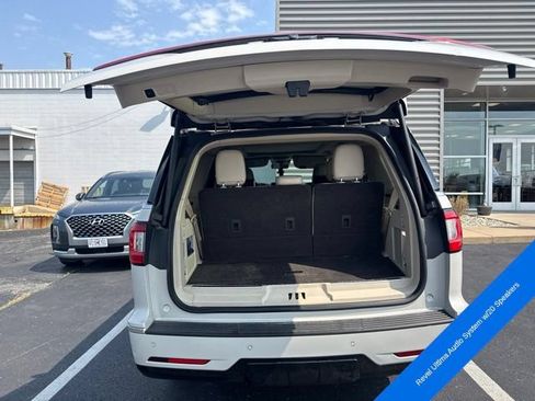Used 2019 Lincoln Navigator Reserve AWD/4WD image 9