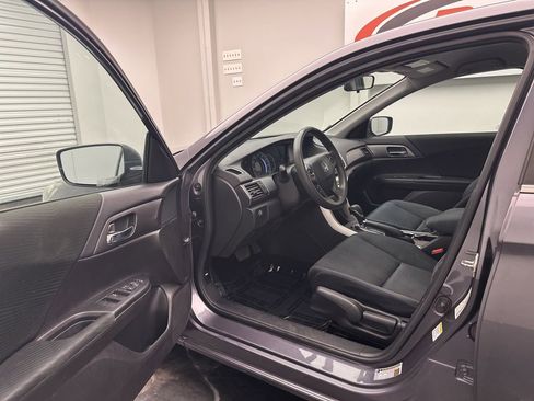 Used 2014 Honda Accord LX image 5