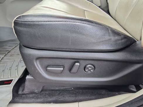 Used 2020 Kia Sedona SX image 16