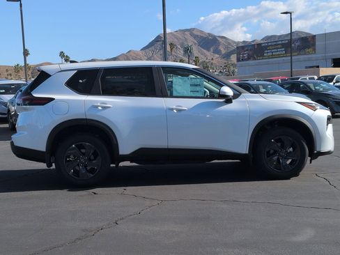 New 2026 Nissan Rogue SV image 5