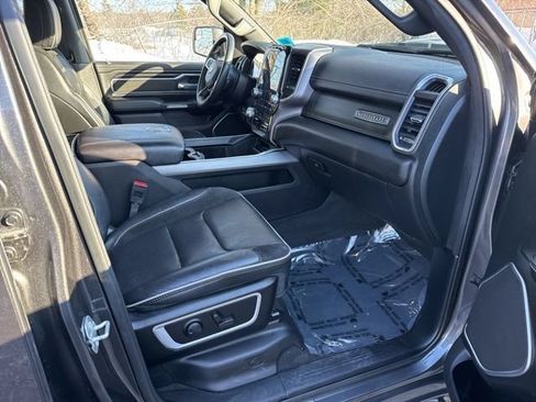 Used 2023 RAM 1500 Laramie AWD/4WD image 18