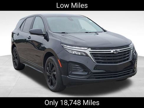 Certified 2024 Chevrolet Equinox LS w/ LS Convenience Package AWD/4WD image 2