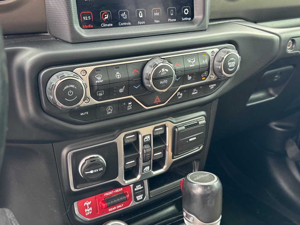 Used 2020 Jeep Gladiator Rubicon w/ Dual Top Group AWD/4WD image 12