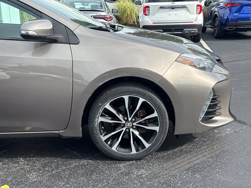 Certified 2017 Toyota Corolla SE w/ SE Premium Package FWD image 10