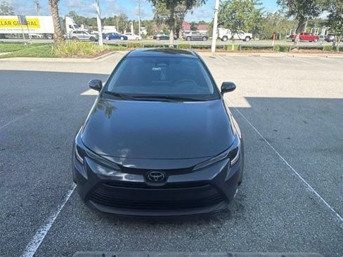 Used 2025 Toyota Corolla LE w/ Convenience Package FWD image 3