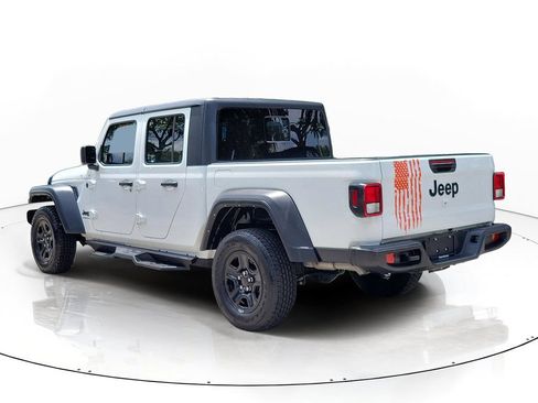 Used 2024 Jeep Gladiator Sport AWD/4WD image 4