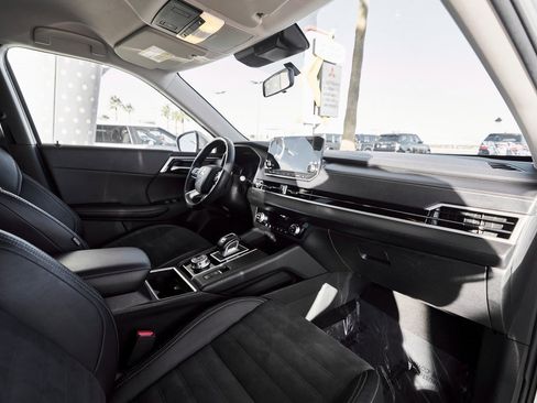 Used 2023 Mitsubishi Outlander SE image 25