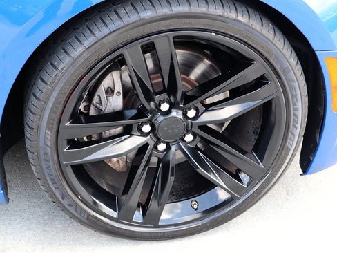 Used 2016 Chevrolet Camaro SS RWD image 17
