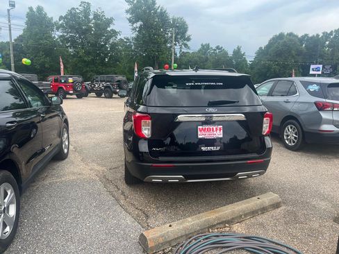 Used 2024 Ford Explorer XLT w/ Equipment Group 202A RWD image 7