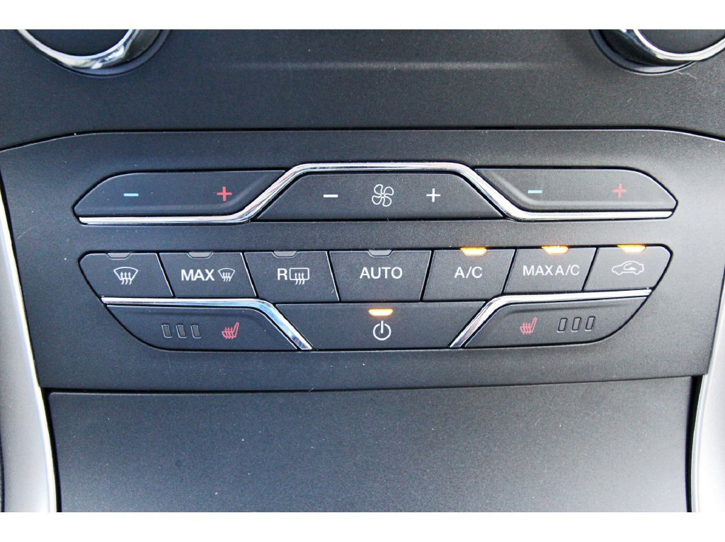Used 2019 Ford Edge SEL w/ Equipment Group 201A FWD image 29