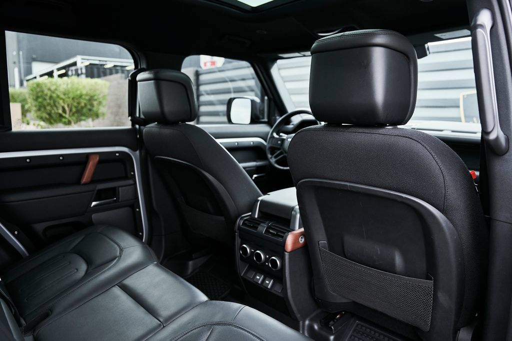 Used 2023 Land Rover Defender 110 X AWD/4WD image 44