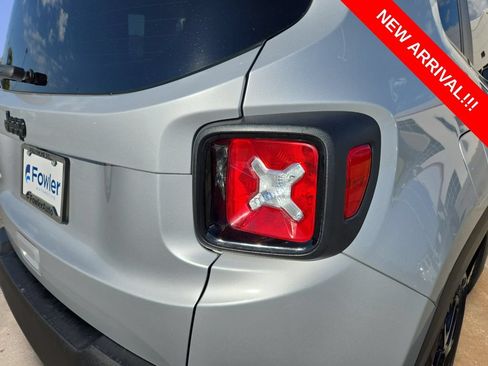 Used 2020 Jeep Renegade Altitude FWD image 35