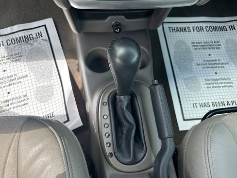 Used 2006 Chrysler Sebring Touring image 28