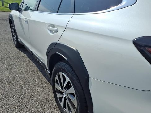 Used 2023 Subaru Outback Premium AWD/4WD image 17