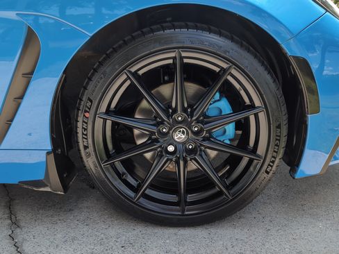 Used 2024 Toyota GR86 Premium RWD image 13