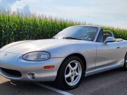 Used 1999 MAZDA MX-5 Miata image 1