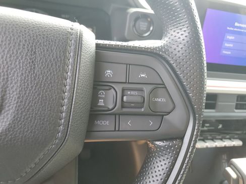 Certified 2025 Toyota Tacoma SR5 AWD/4WD image 22