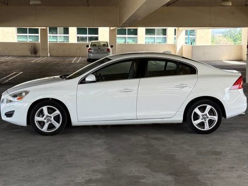 Used 2013 Volvo S60 T5 Premier Plus image 4