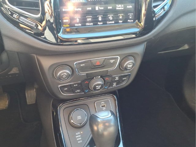 Used 2018 Jeep Compass Limited w/ Navigation Group AWD/4WD image 24