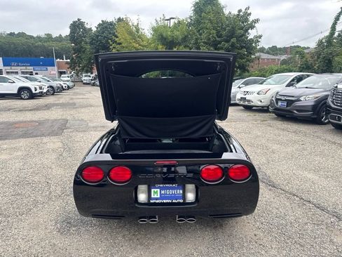 Used 1998 Chevrolet Corvette Coupe w/ Roof Pkg RWD image 6
