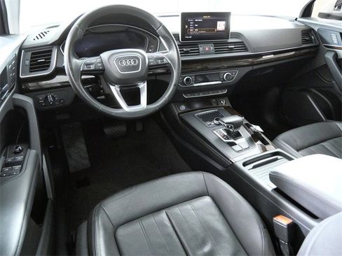 Used 2020 Audi Q5 2.0T Premium Plus w/ Premium Plus Package image 4