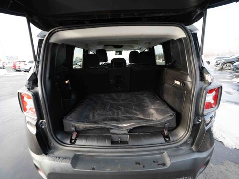 Used 2016 Jeep Renegade 75th Anniversary image 27