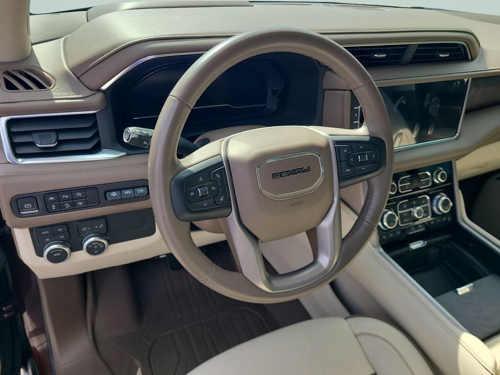 Used 2023 GMC Yukon Denali AWD/4WD image 12
