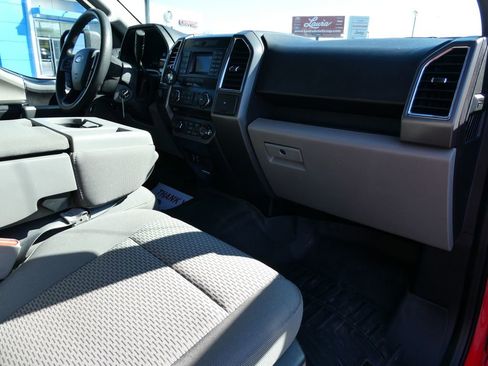 Used 2015 Ford F150 XLT image 14
