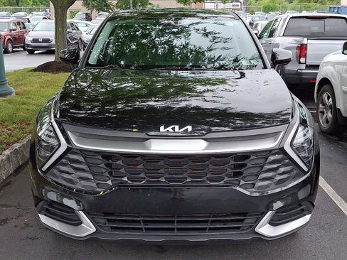 Used 2024 Kia Sportage LX AWD/4WD image 2