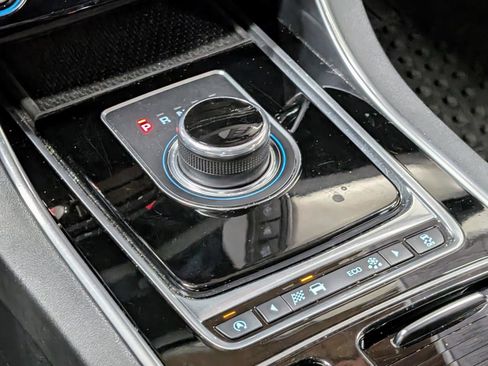 Used 2017 Jaguar XF Premium AWD/4WD image 26