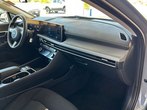 Used 2025 Hyundai Sonata SEL FWD image 32