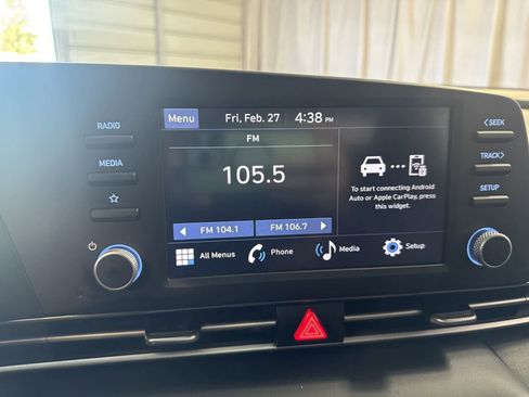 Used 2025 Hyundai Elantra SE image 23