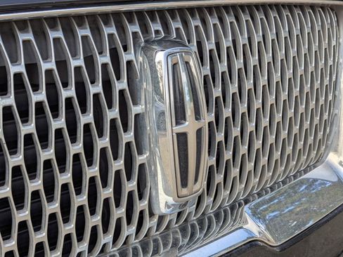 Used 2019 Lincoln Navigator L Reserve image 6