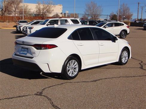 Used 2025 Toyota Corolla XLE image 4